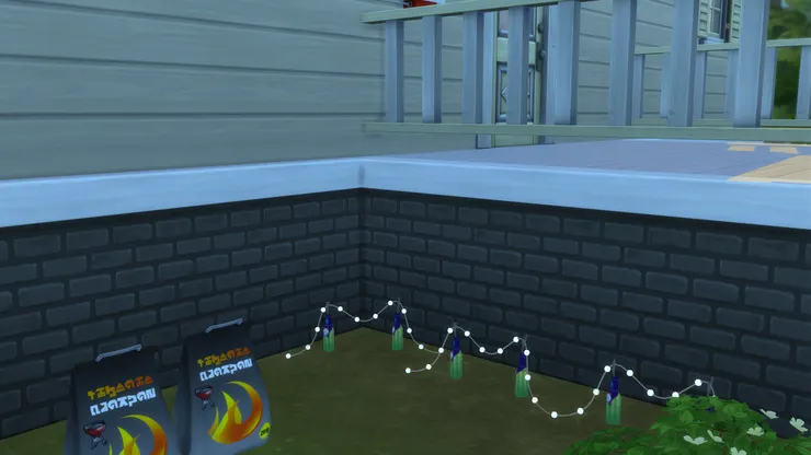 這些燈都是臨時製作的,廢物利用一下也十分漂亮,也很有野外的粗豪感。