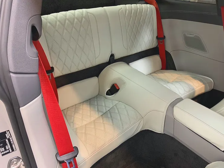 原內裝沒有菱格紋，但現在多了菱格紋，整體看起來又更美了！