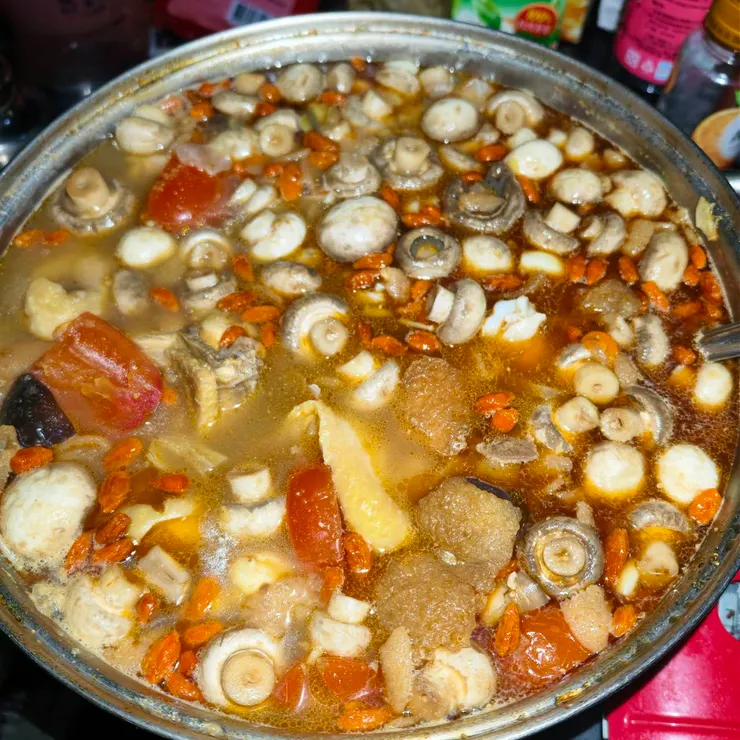 香菇番茄麻油雞加酒