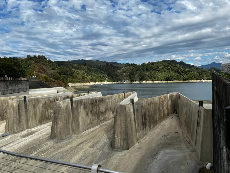 鯉魚潭水庫鋸齒堰