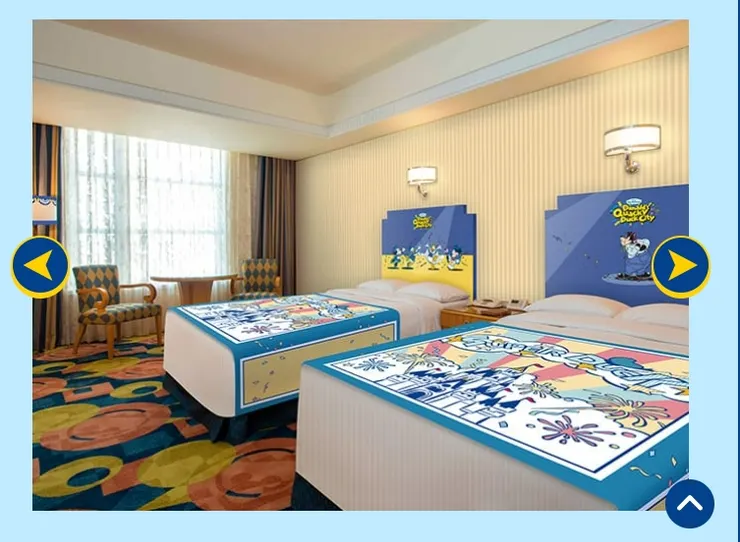 房間內有滿滿的唐老鴨元素