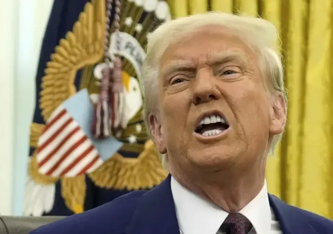 川普扒的是誰的褲子