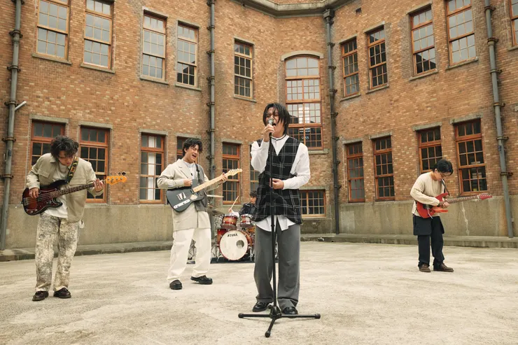 Who Cares 胡凱兒近日推出年度單曲〈花季〉（攝影師：CCW怒）