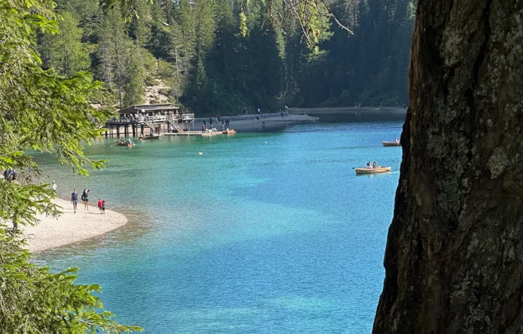 環湖步道回望船塢