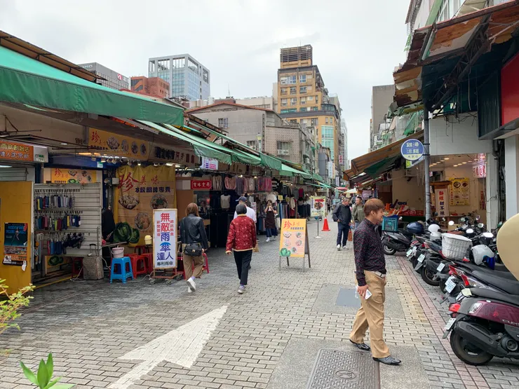 常常在想其實平日逛街真的才有旅行的品質