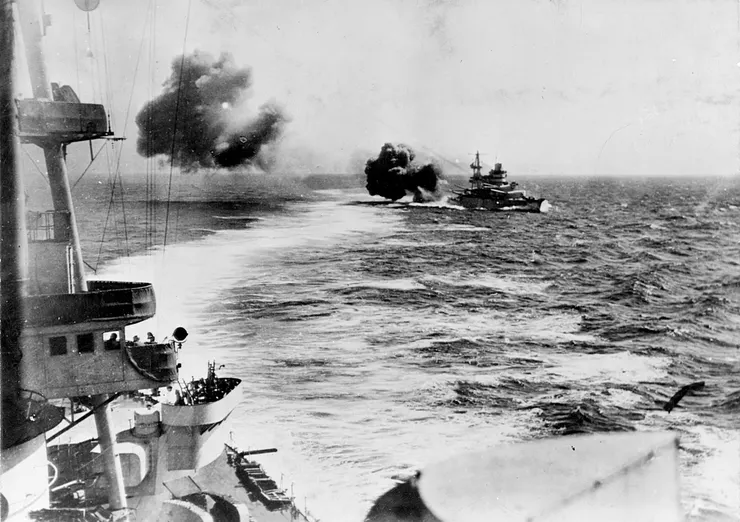 加富爾伯爵號在卡拉布里亞戰役中開火