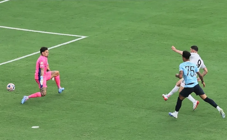 華荷域射入一球助祖雲達斯追至2:5