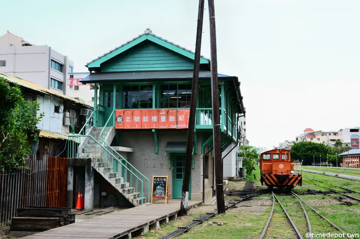 高雄港車站北號誌樓在2022年修復完成，成為全臺灣唯一保存機械聯桿的活號誌樓