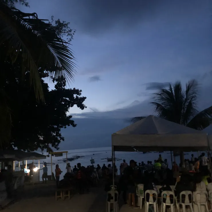 半夜的Oslob island