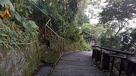 [台北旅遊]台北市南區一座八仙足跡傳說遺留的山岳，四通八達路