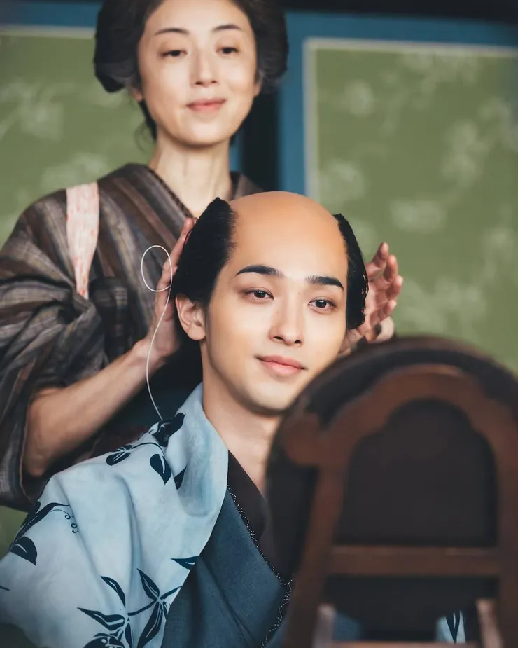 梳開糾結的髮，也梳開多年的心結