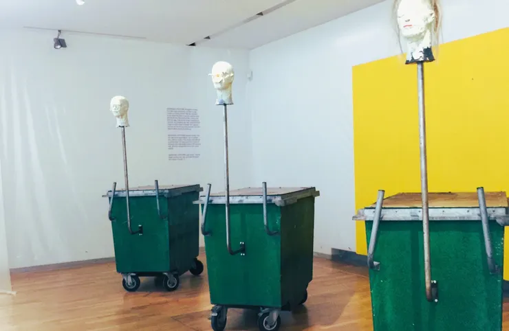 誠實監測單元展示中。 當誠實溢出，情緒被暫存於容器內。