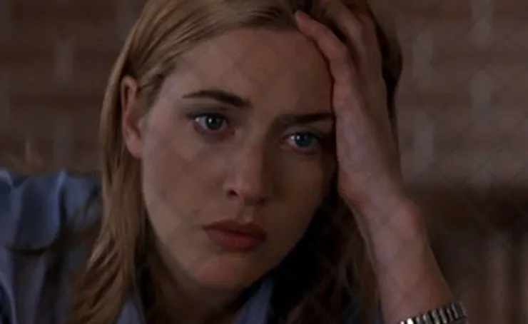 凱特溫絲蕾飾演記者