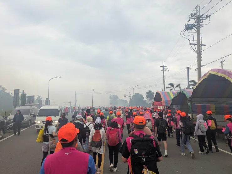 從來沒有想過可以自由走在馬路中間呢