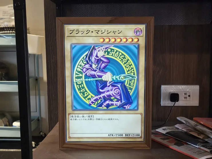 #很好奇，為何放了一個很酷的燈箱在這裡XDDD