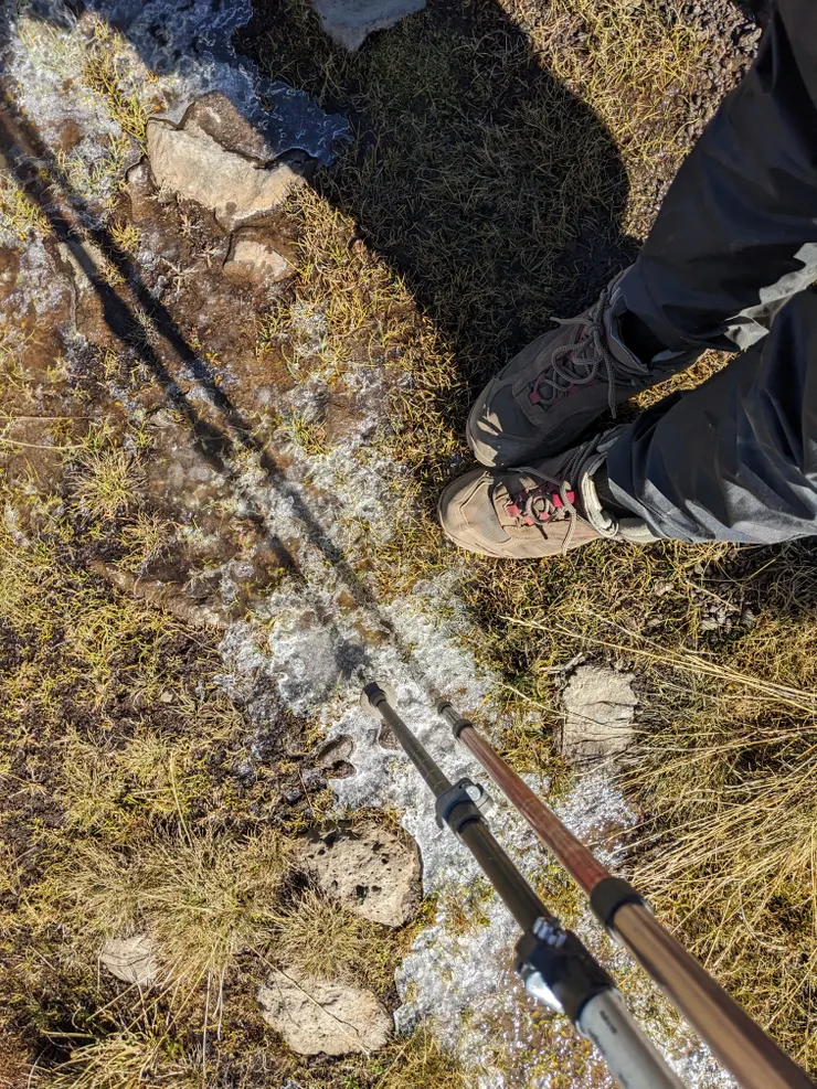 最後水源處結霜的水