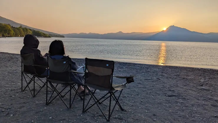 支芴湖的夕陽如畫，雖然冷風颼颼還是讓人捨不得離開