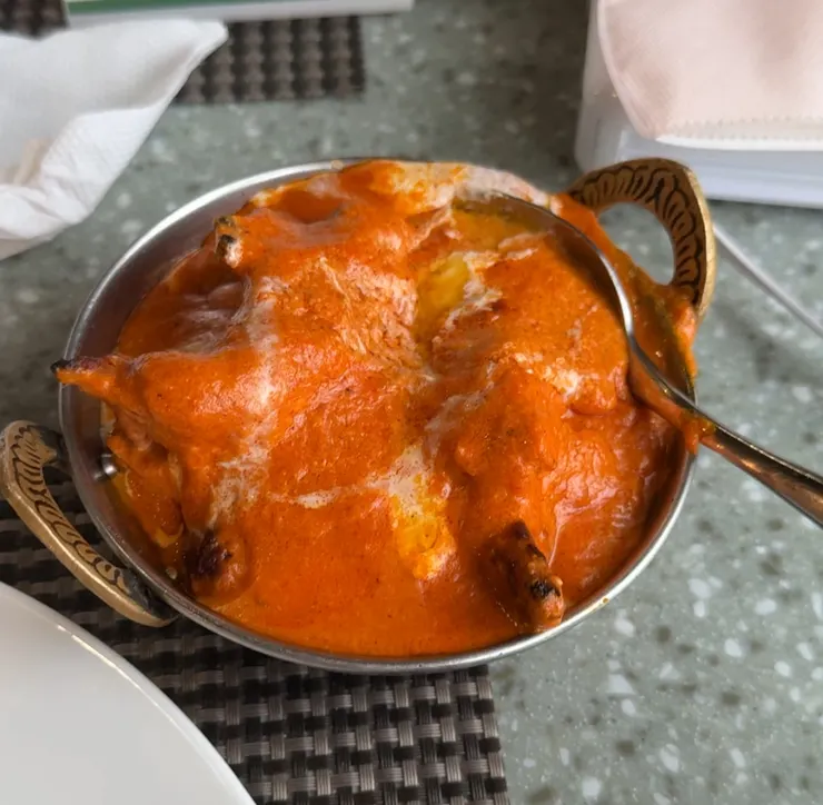 晚餐吃印度烤餅配奶油雞,這個奶油雞超好吃!😚