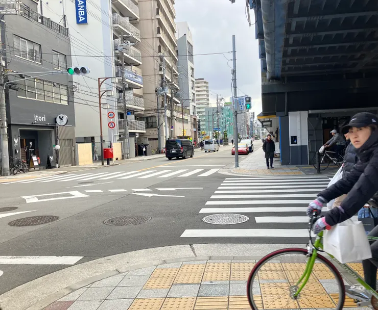 大部分的路上，有乾淨、安靜的人行道