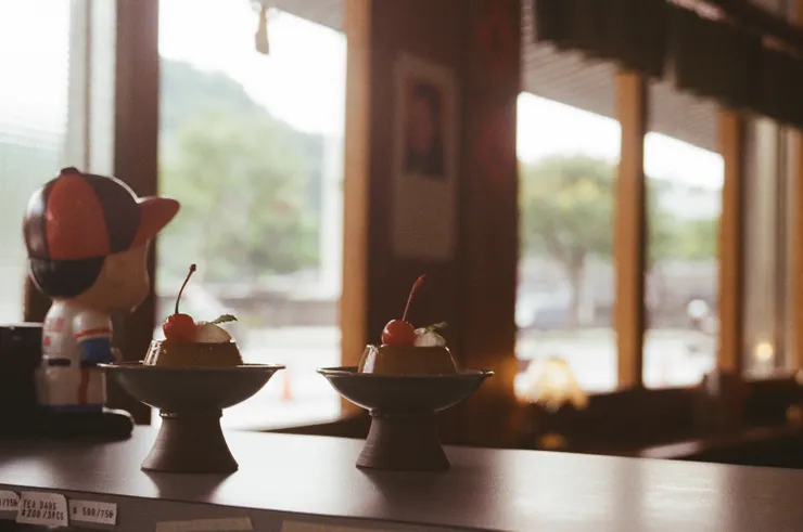 從吧台看出去的角度，悠悠的；東方美人茶布丁，香香的