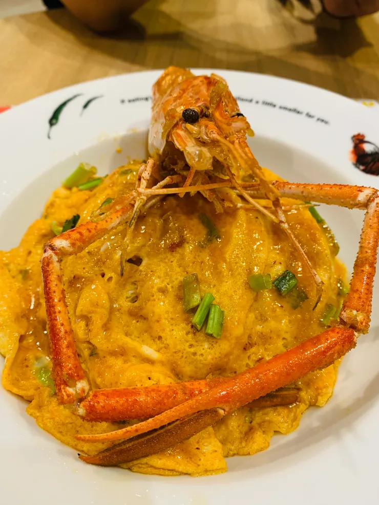 Central Embassy 地下街的大蝦咖喱蛋包飯,大蝦好新鮮