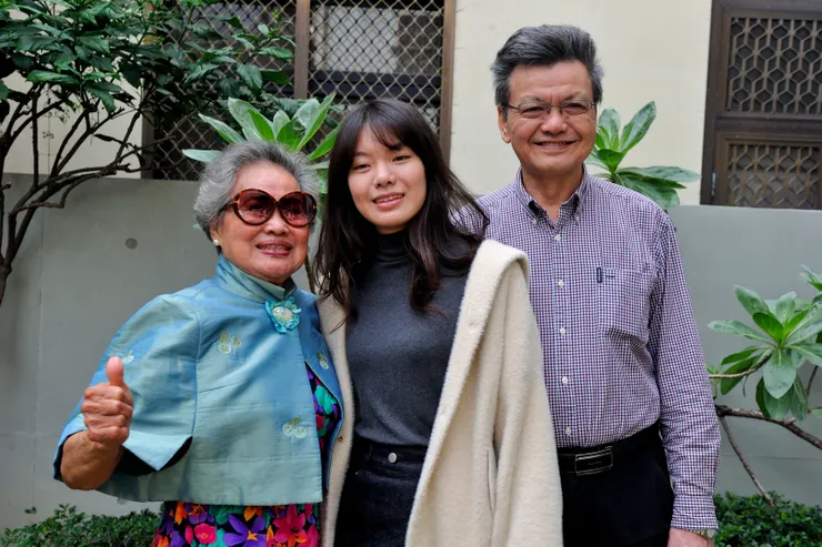 【照例大年初一早上在院子拍合照】