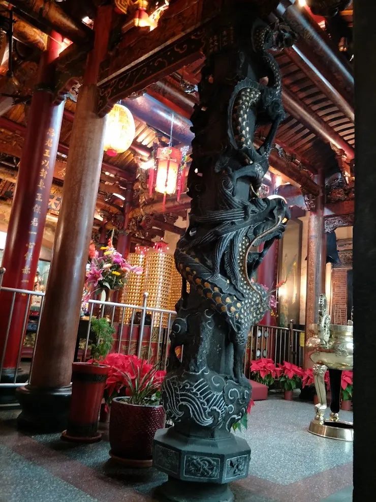 石雕龍柱（圖片截圖於網路）