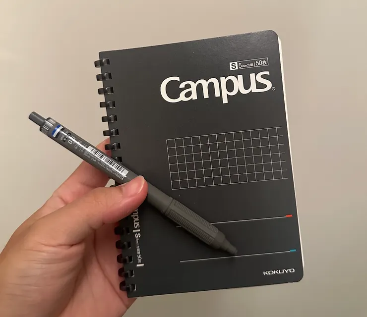 超商就可以買到筆記本和筆