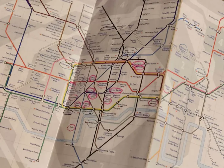 俗稱管子(Tube)的倫敦地鐵，每天為數百萬人提供通勤服務