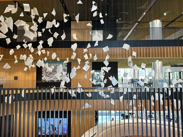 就是這一「陣風」把我電到，沒想到居然在圖書館裡