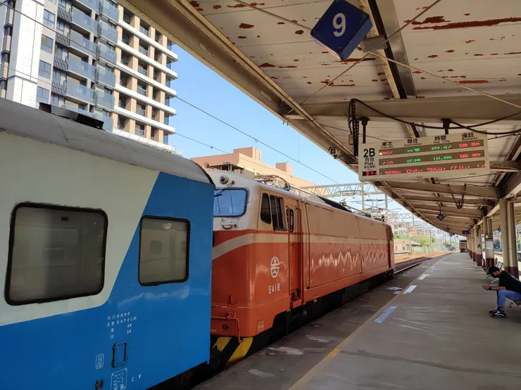 樹林站內的復興號列車