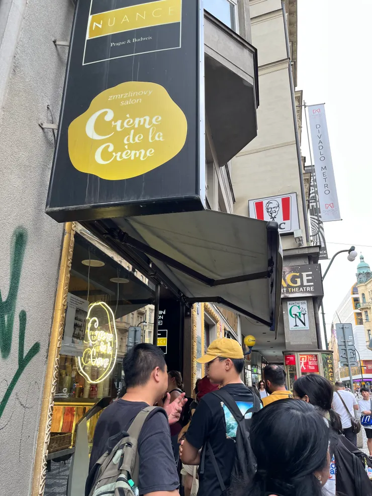 Crème de la Crème 排隊人潮