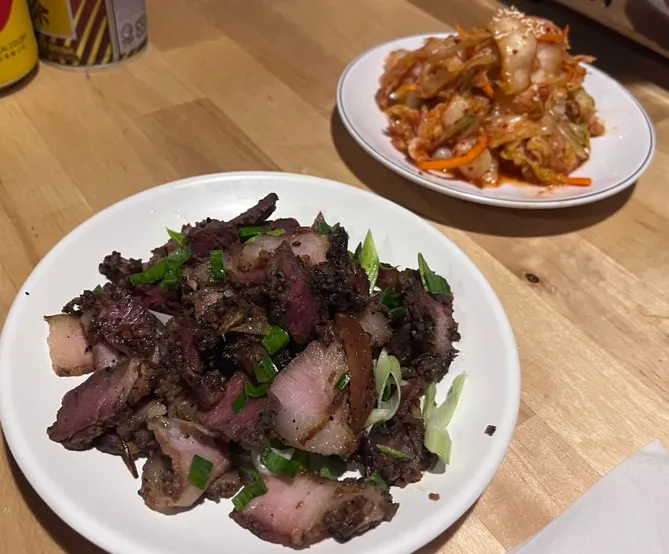 韓式泡菜及蒜苗鹹豬肉