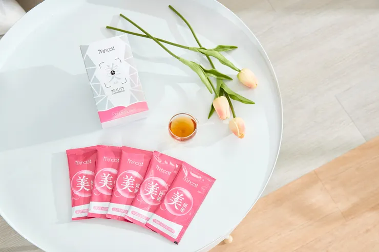 圖說：美妍姬水光飲，小小一包攜帶方便，一天一包補充膠原蛋白。（資料來源：魅后）