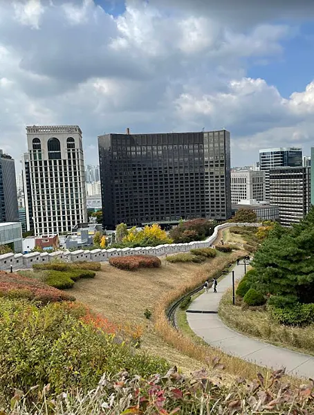 首爾南山白凡廣場
