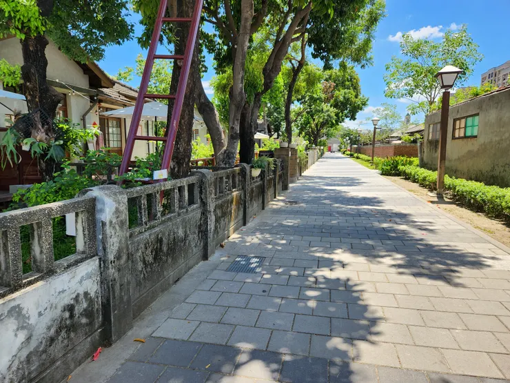 某條步道隨便拍也很有意境