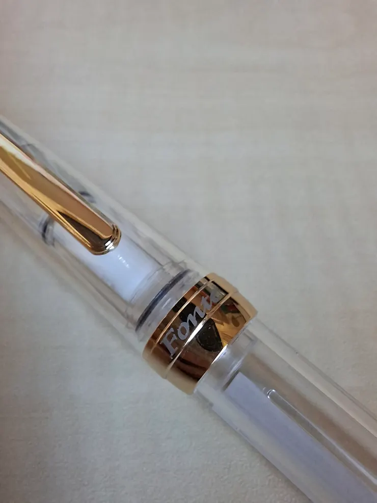 筆蓋金屬邊有Fonte字樣