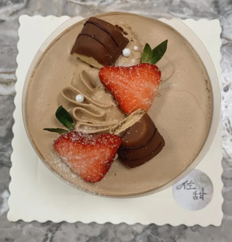 佐甜甜點的客制化蛋糕訂制、提拉米蘇、巴斯克,讓每個節日都獨一無二!