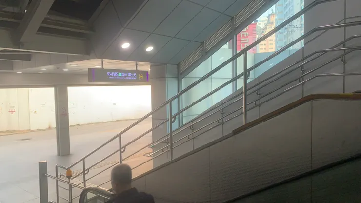 整個距離比淡水信義線轉機場捷運還短一些。