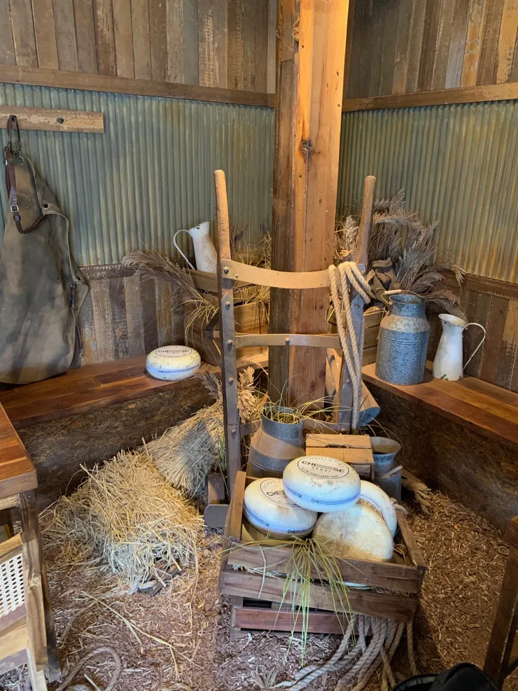 餐廳形象是牛棚倉庫