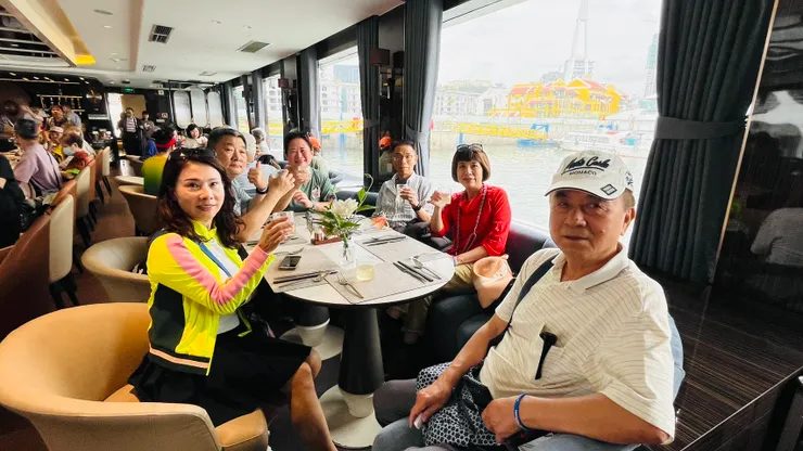 把餐廳搬到船上