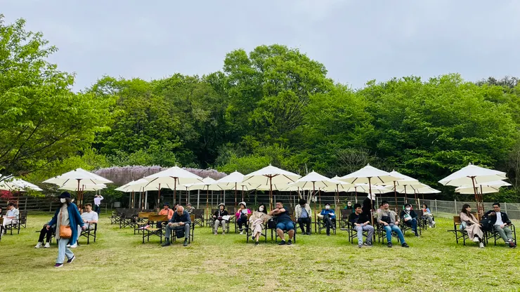 園內同時也不少吃的賣店。