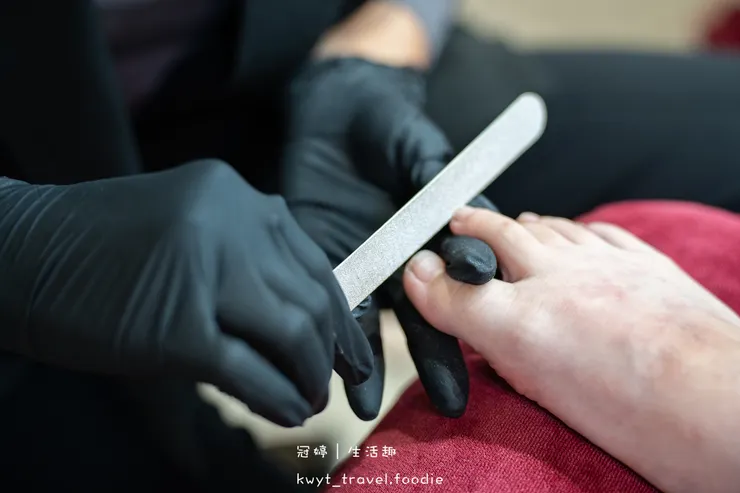 [板橋新中式美睫設計]AN藝術工坊，忙碌女生的救星！2.5小時同步完成美睫手足美甲保養，躺著睡一覺就變美，板橋美甲推薦，附最新美睫美甲價格表