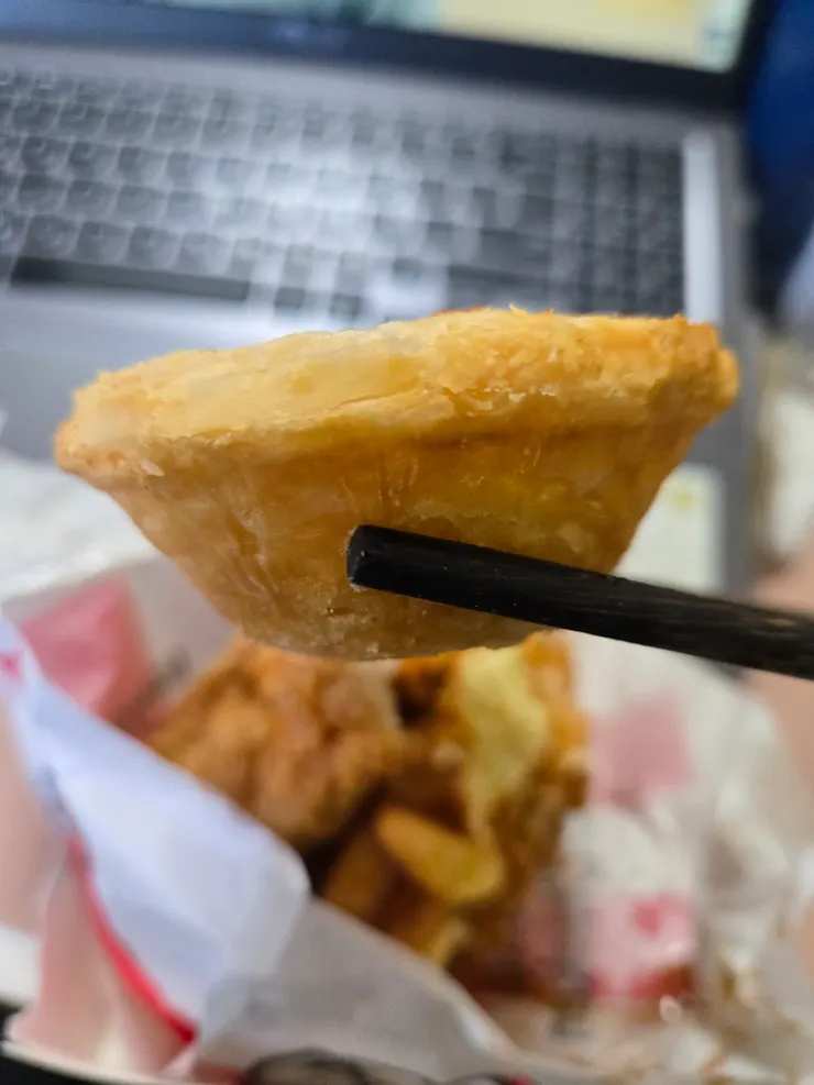 不過側面看比較不油了