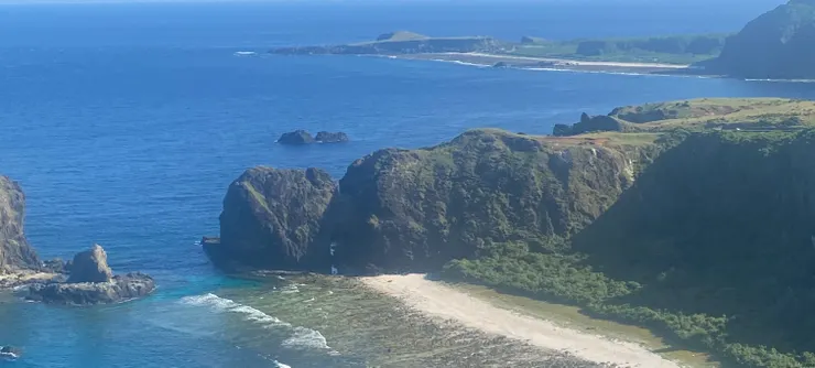 綠島岸邊相當著名的睡美人岩