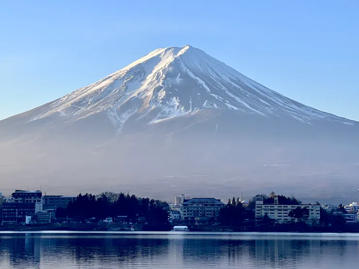 只要有一台照相畫素夠高的手機,富士山根本隨便拍隨便桌布😍(當事手機:iphone13 pro max)
