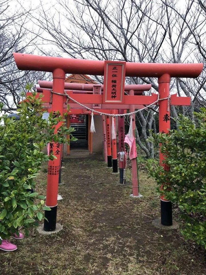 城中的稻荷神社，應該是後來的作品。