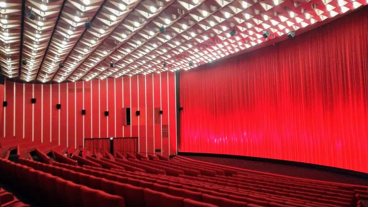 號稱最新杜比全景聲系統的德國最大電影廳,可容納898人