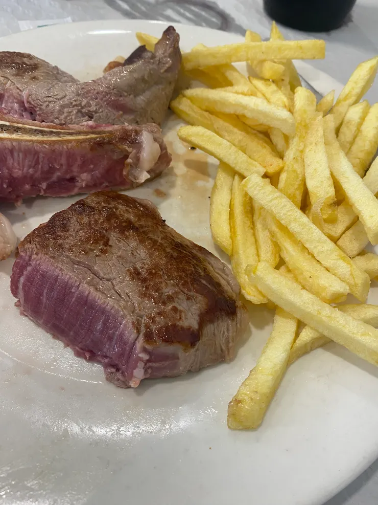 驚人的一分熟牛排，讚嘆Galicia區。