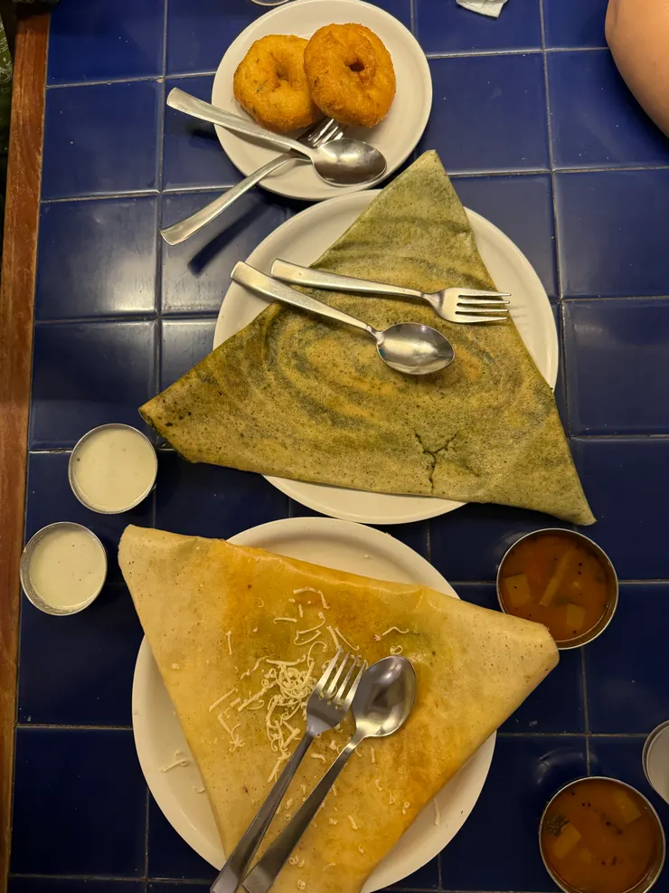 vada 印度鹹鹹圈、忘記甚麼口味的印度薄餅dosa、起司dosa